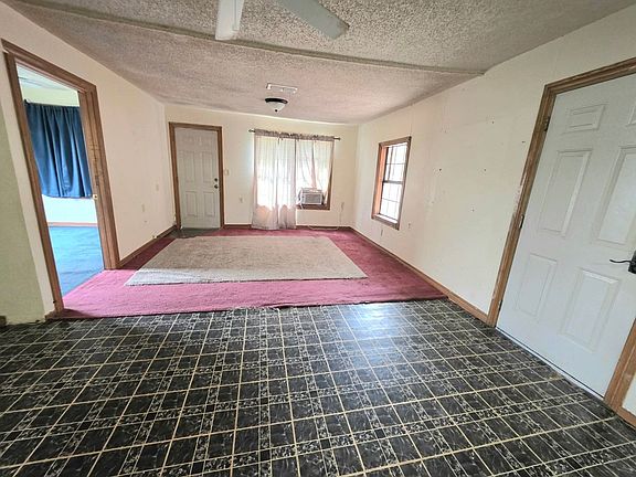 4th image of 909 Cypress St