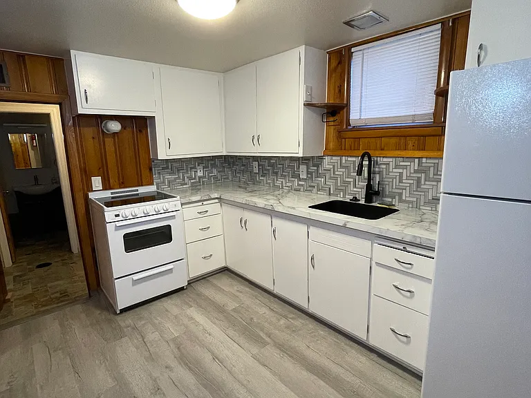 2416 Duff Ave #2416 — Photo 10