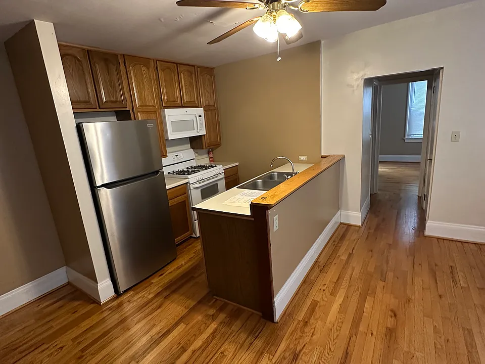 3 W Hollister St #1