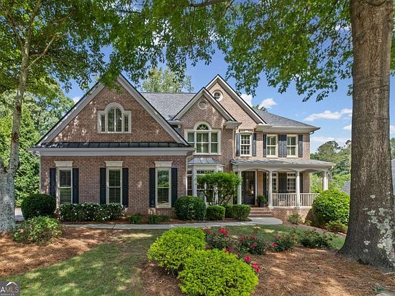3rd image of 402 Greyfield Dr