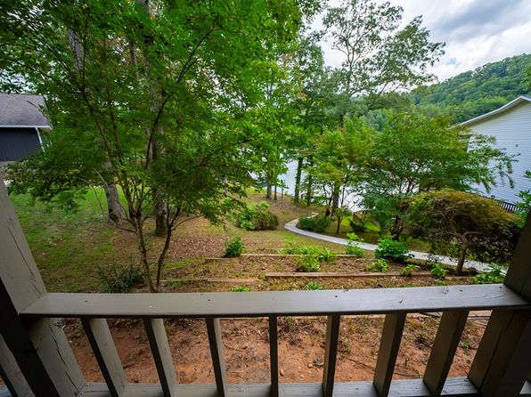 55 Avisco Rd, Robbinsville, NC 28771