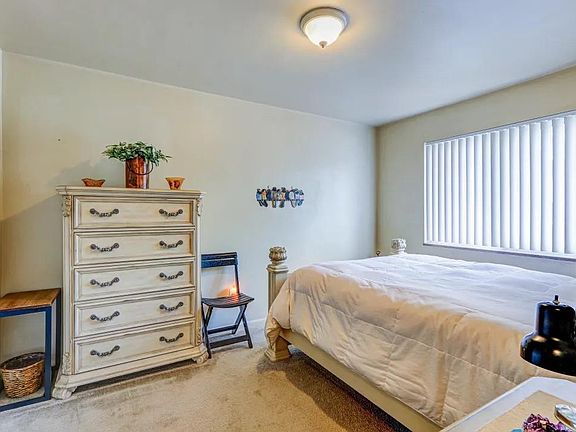 3rd image of 27 E Willis St #V
