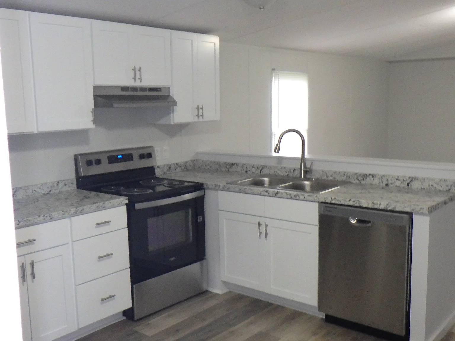 3 bed, 1050 sqft, $1,250 — Photo 3