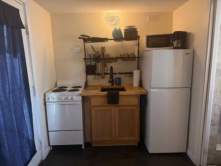 1008 Yucca Ave — Photo 5