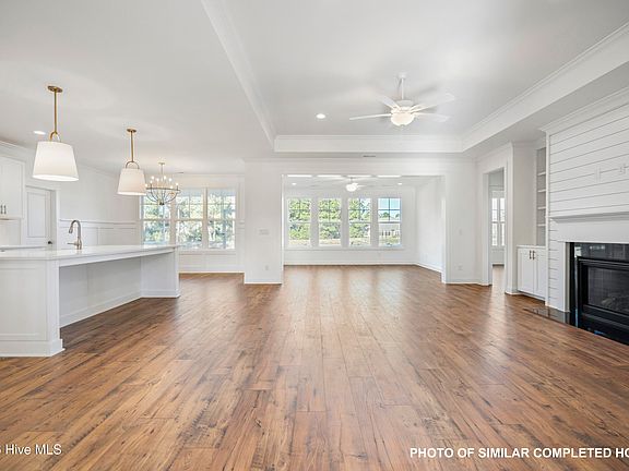 3rd image of 1246 Mandevilla Drive SE
