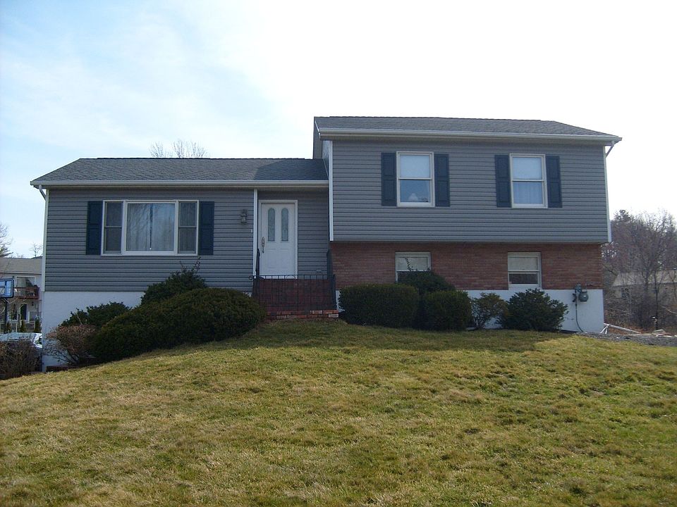 1st image of 23 Vermont Dr
