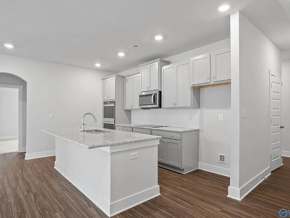 2nd image of 113 Hutchinson Rd