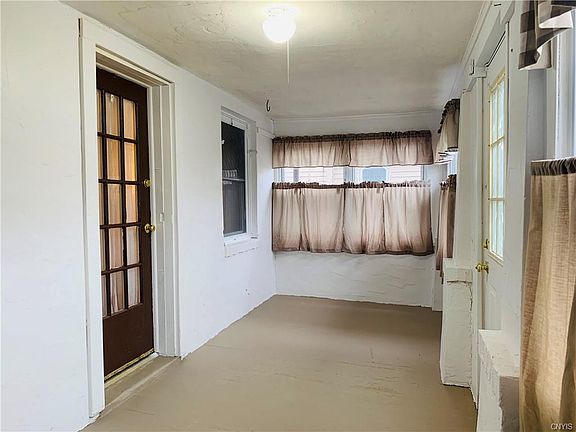 3rd image of 206 Yale Ave