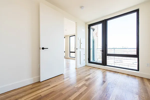 Rented by Nooklyn NYC LLC | media 122