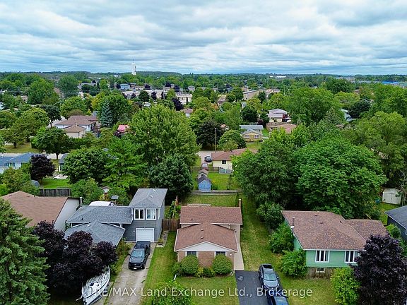 3rd image of 739 Palmateer Dr