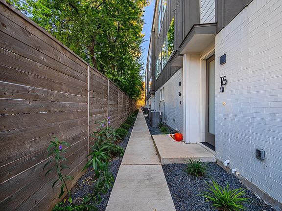 5th image of 4911 Belmont Ave #3