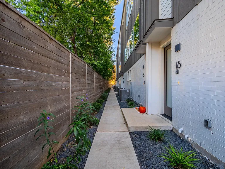 4911 Belmont Ave #13 — Photo 5