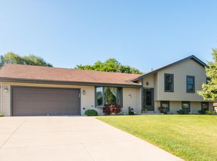 N100W17023 Revere Ln, Germantown, WI 53022