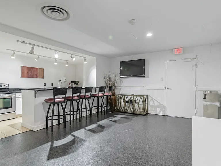 301 N Beauregard St #902 — Photo 43
