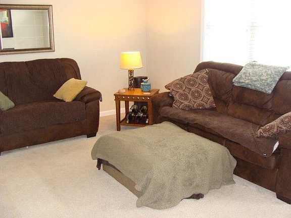 5th image of 3209 Caroline Ct