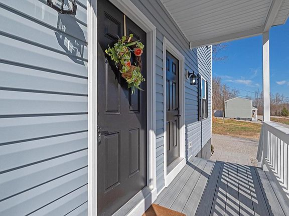 3rd image of 2241 Mountain View Rd