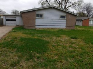 144 Taft Ct, Salina, KS 67401