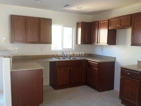 2nd image of 9126 Tom Sawyer St