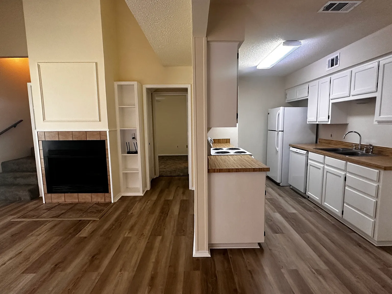 2 bed, 1000 sqft, $1,550 — Photo 3