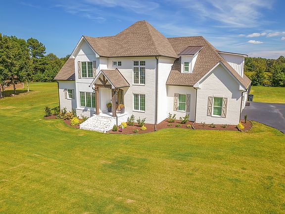 2nd image of 105 Joy Ln