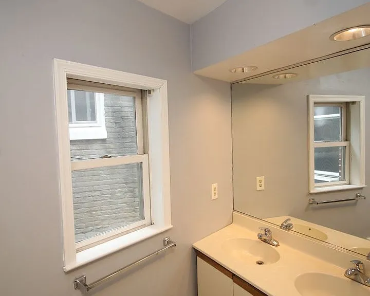 3010 Guilford Ave — Photo 25