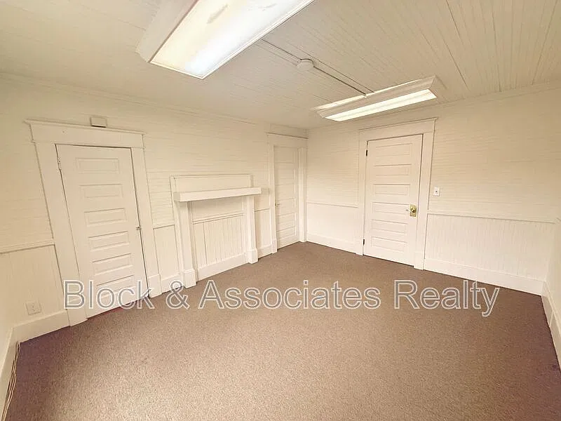 Studio, 1.0 bath, $995 — Photo 4