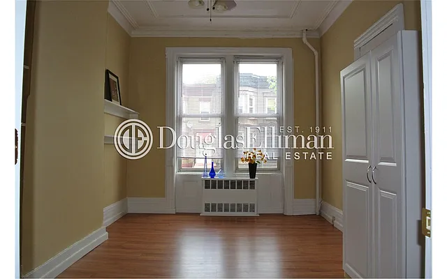 Rented by Douglas Elliman | media 14