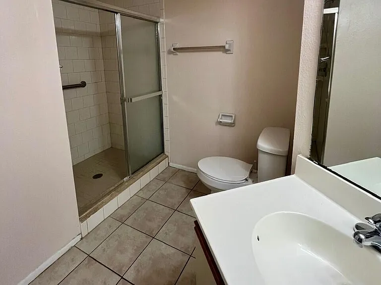1537 SE Royal Green Cir #E-204 — Photo 15