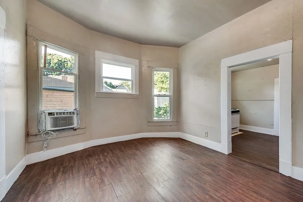 1615 Alston Ave — Photo 2