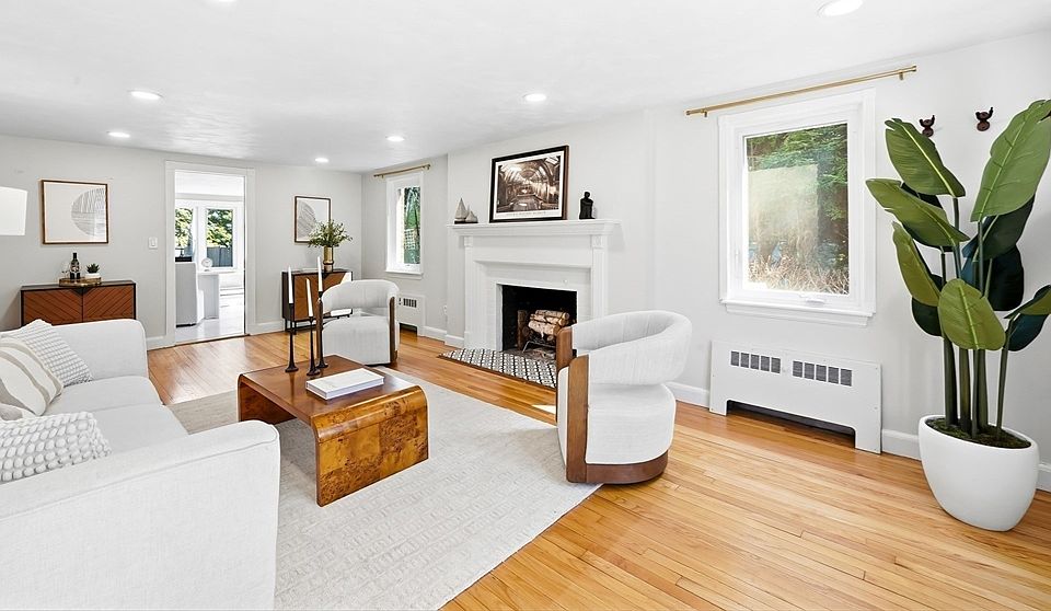 1st image of 17 Woodhaven Rd