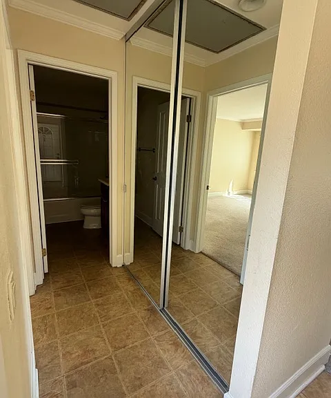 8529 Villa La Jolla Dr #C — Photo 5