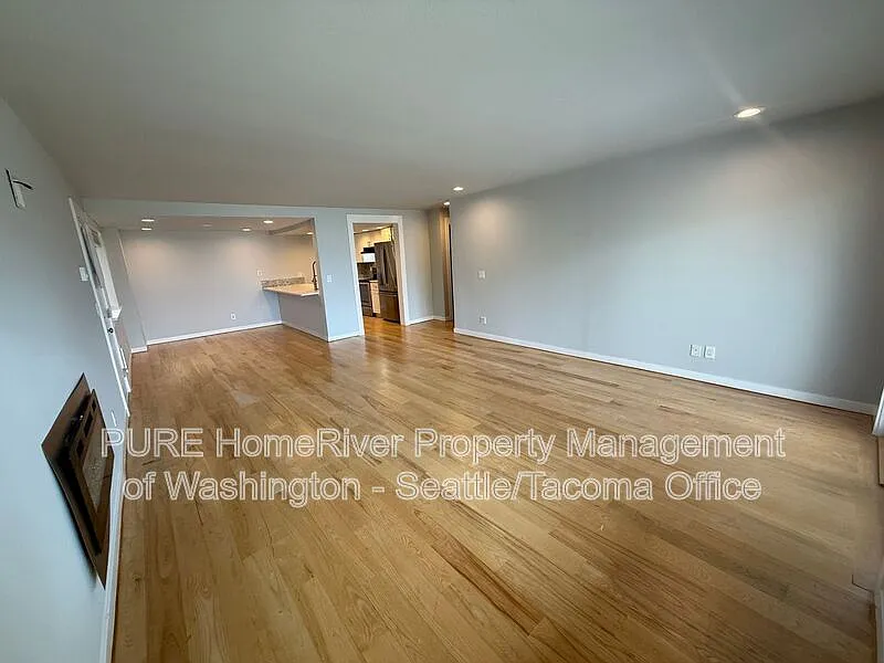2 bed, 1.0 bath, 1024 sqft, $2,795 — Photo 4