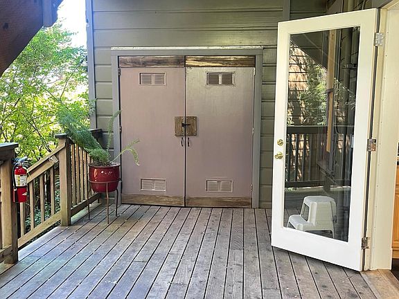 Private Deck