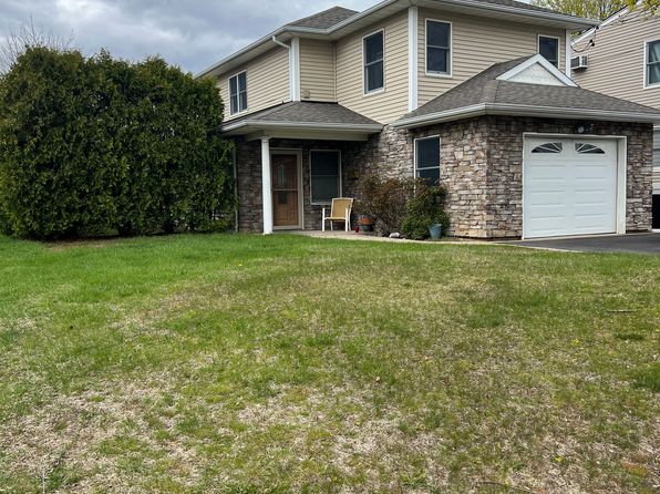 100 5th Ave, Garden City Park, NY 11040