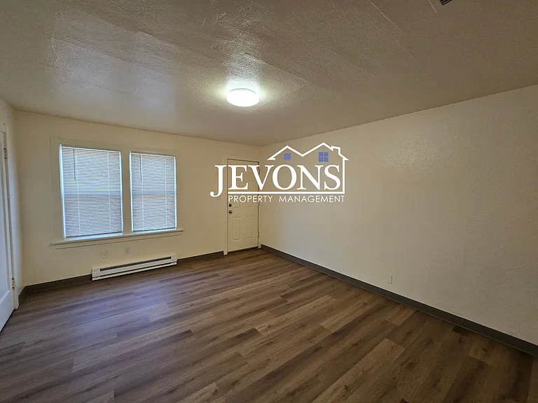 301 S 2nd St #12 — Photo 5