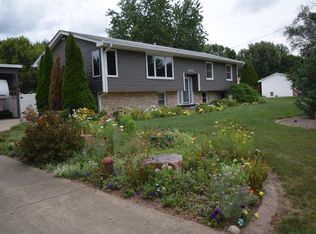 5517 NW 64th Pl, Johnston, IA 50131