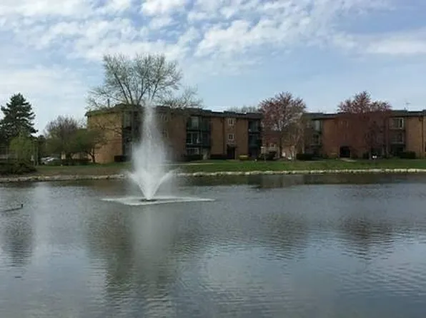 901 Buccaneer Dr APT 1, Schaumburg, IL 60173