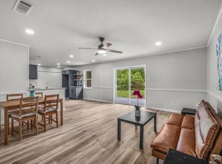 1013 Springdale Rd, Bedford, TX 76021