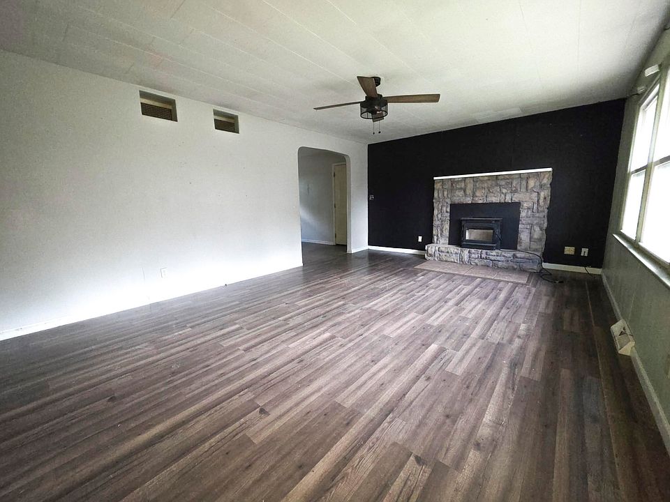 2nd image of 408 S Harlin Drive