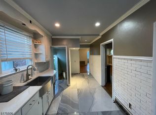 311 Greylock Pkwy, Belleville, NJ 07109