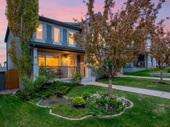 102 SE Panatella Hl NW, Calgary, AB T3K 0B6