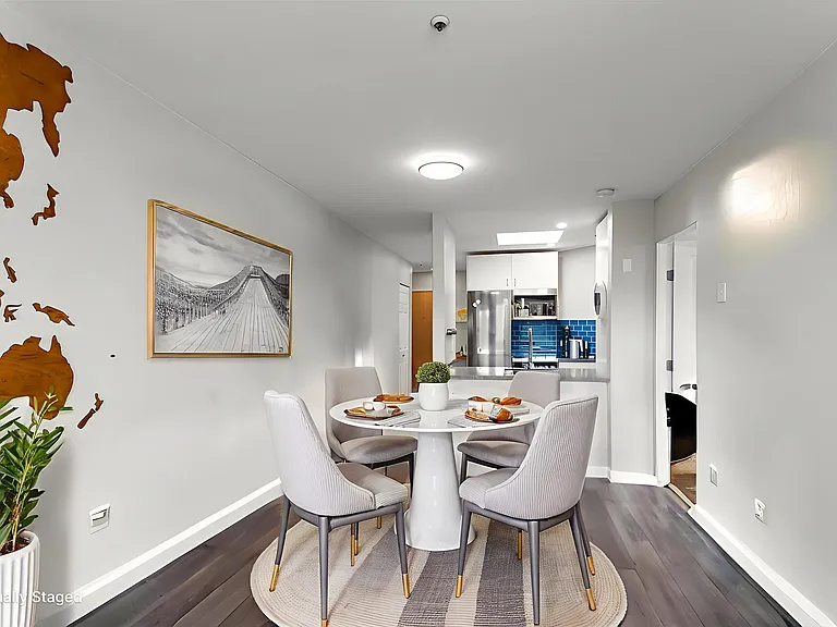 488 Kingsway #Penthouse 414 — Photo 7