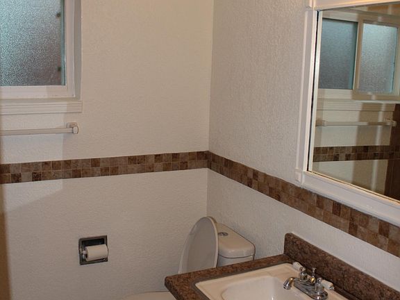 Main bathroom1