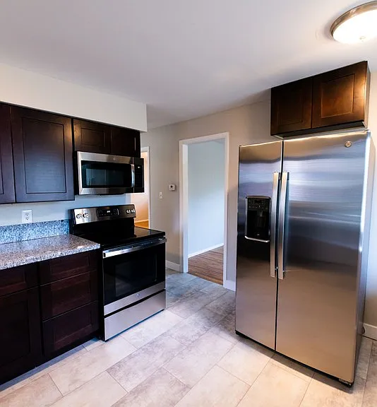 1179 E Blaine Ave #1 — Photo 3