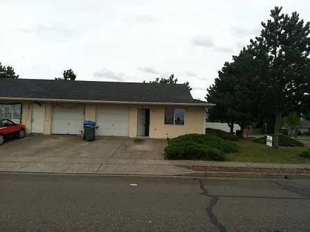 1507 W Locust St photo 1