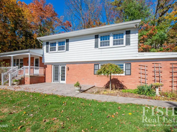 61 Cliffside Dr, Williamsport, PA 17701