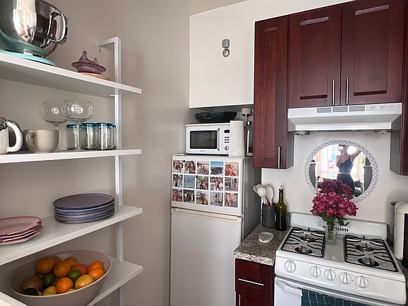 3rd image of 3555 Broderick St APT 304