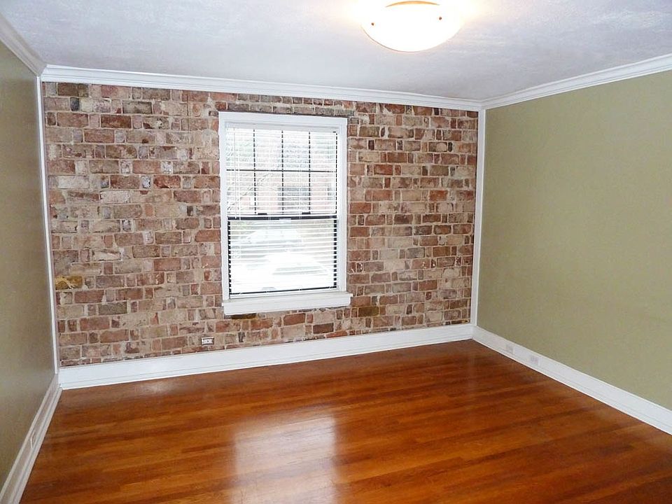 Exposed-Brick Exterior Walls