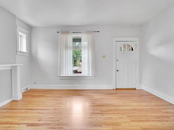 4th image of 2455 N Vine St