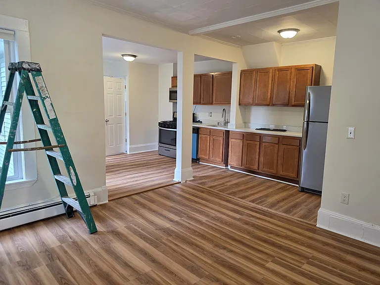 61 Oak St #2 — Photo 3